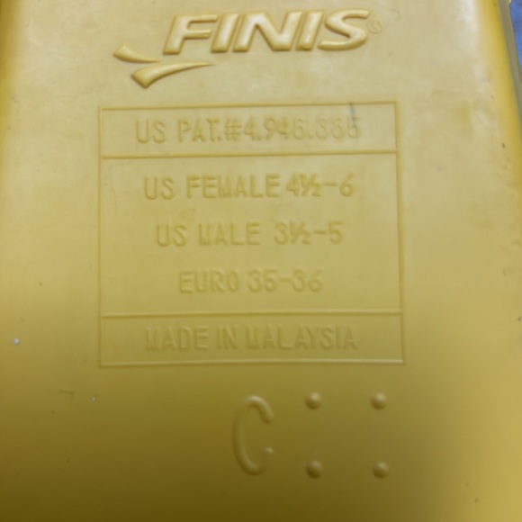 Finis Zoomers Gold Fin, Size C (See pic for size chart). - Picture 7 of 7